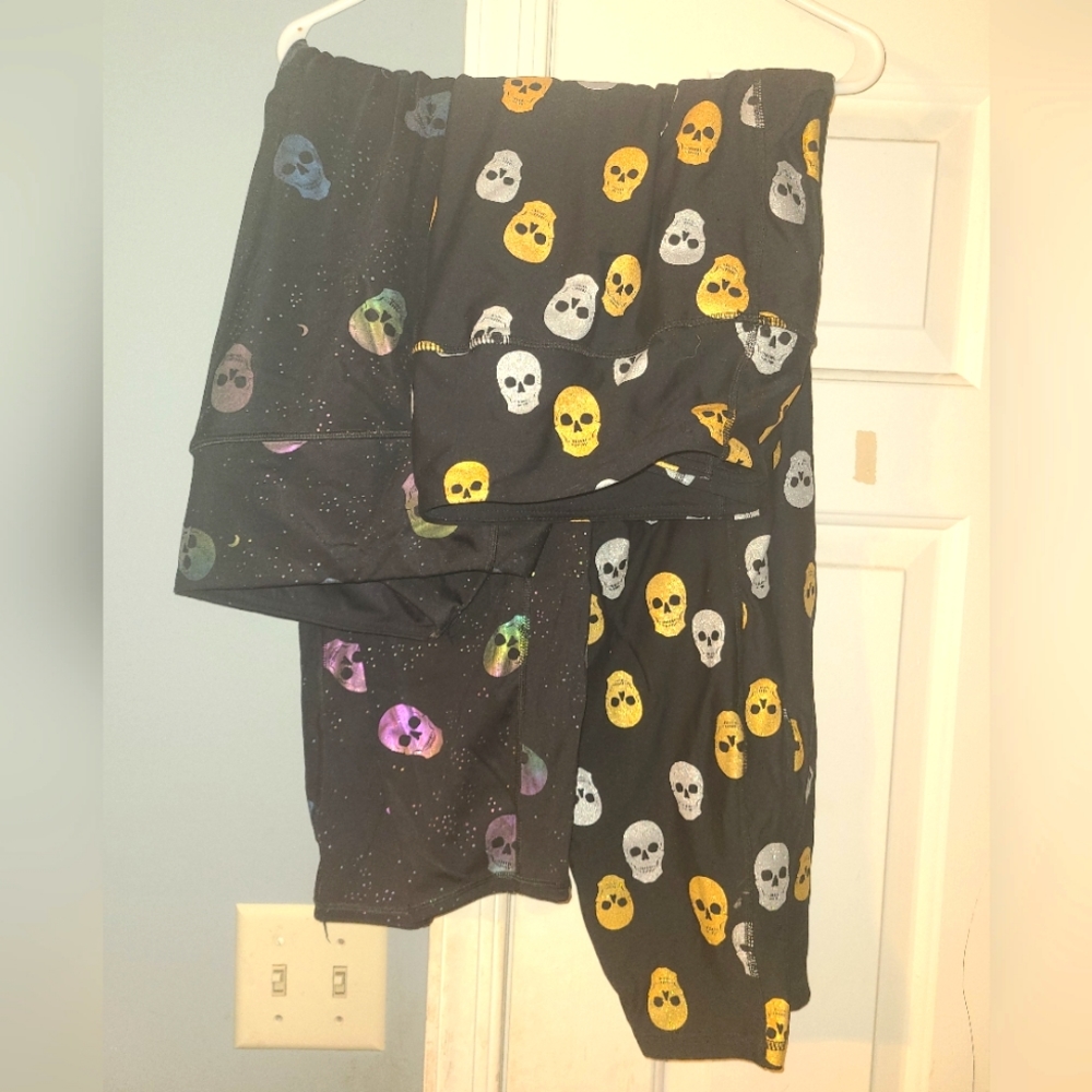 Torrid Active pants SKULLS sz 3
